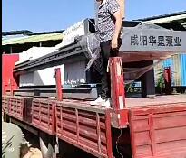 磚廠(chǎng)脫硫用壓濾機(jī)吊裝現(xiàn)場(chǎng)